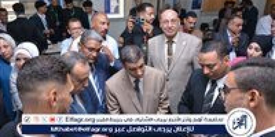 بالبلدي: محافظ
      أسيوط
      ورئيس
      الجامعة
      التكنولوجية
      يشهدان
      افتتاح
      معرض
      مشروعات
      تخرج
      الفرقة
      الثانية