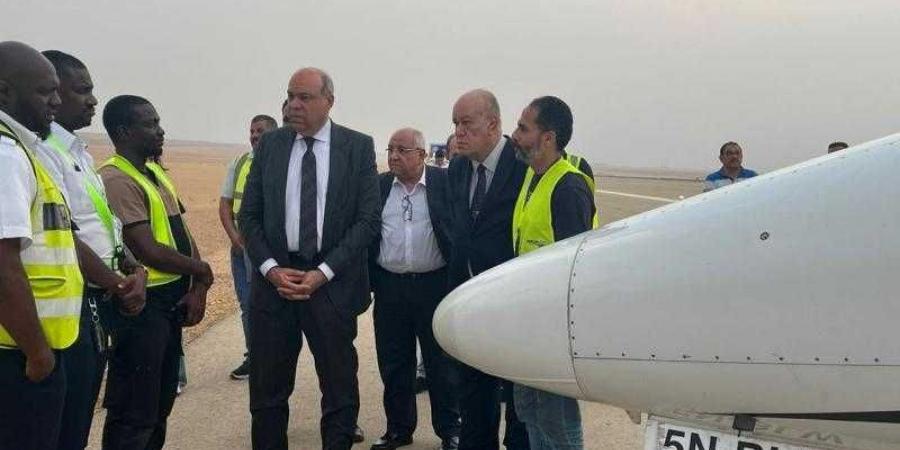 بالبلدي : وزير
      الطيران
      يتابع
      هبوط
      اضطراري
      لطائرة
      خاصة
      بمطار
      القاهرة
      الدولي