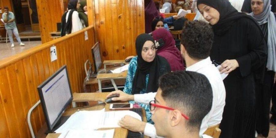 بالبلدي : تنسيق
      الثانوية
      العامة
      2025..
      قائمة
      مدارس
      تقبل
      بمجموع
      قليل