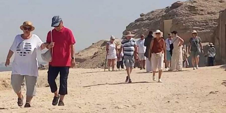توافد
      سياحي
      غير
      مسبوق
      على
      مناطق
      المنيا
      الأثرية
      من
      جنسيات
      متعددة
      خارج
      الموسم
      الرسمي