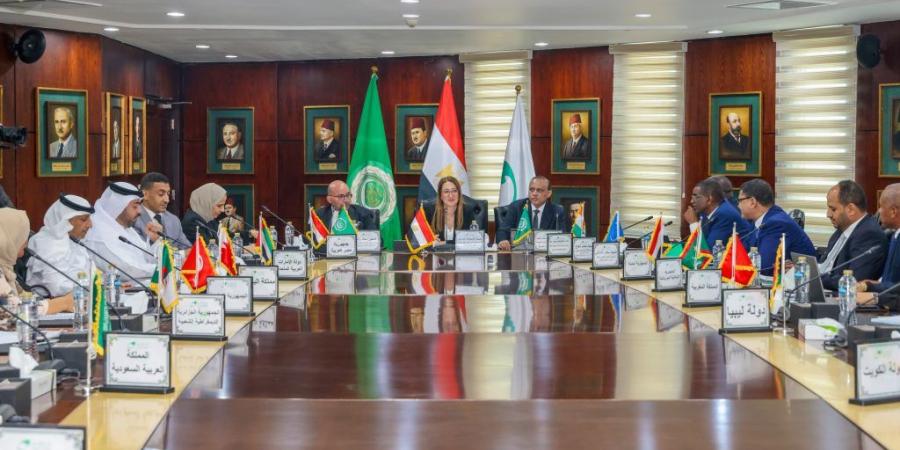 بالبلدي : بحضور
      أكثر
      من
      30
      مشاركًا
      من
      14
      دولة
      عربية…
      “رئيس
      البريد
      المصري”
      تترأس
      أعمال
      الاجتماع
      الـ47
      للجنة
      العربية
      الدائمة
      للبريد