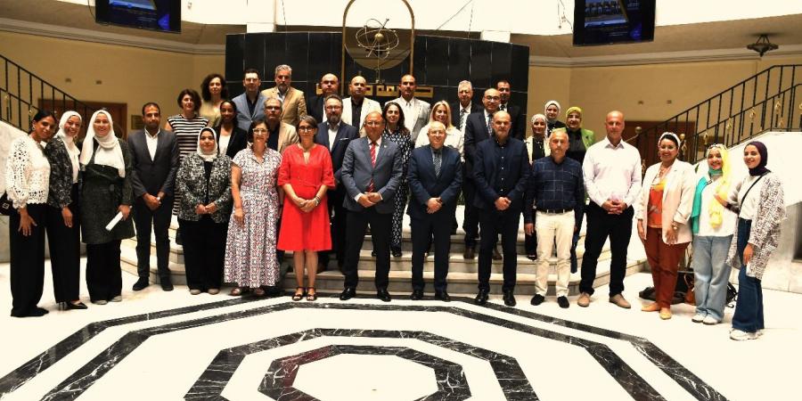 بالبلدي : لتعزيز
      التعاون
      الأكاديمي..
      جامعة
      حلوان
      تستقبل
      نائب
      رئيس
      جامعة
      ديموقريطوس
      اليونانية