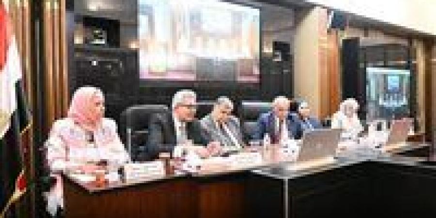 بالبلدي : "الأعلى
      للجامعات"
      يشارك
      في
      جلسة
      قانون
      التعليم
      بالبرلمان