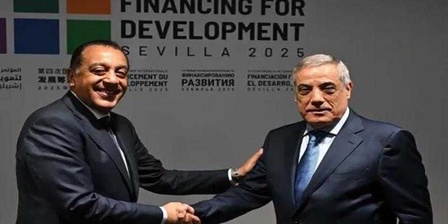 بالبلدي : رئيس
      الوزراء
      يلتقى
      نظيره
      الجزائرى