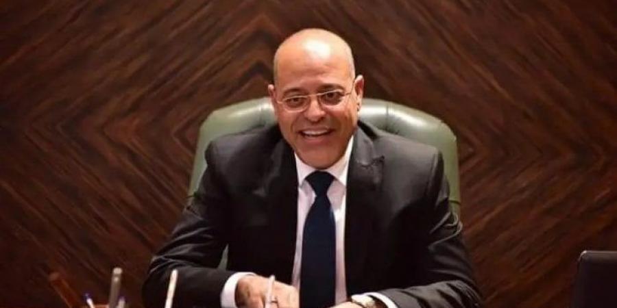 بالبلدي : وزير
      العمل:
      1787
      فرصة
      عمل
      بمشروع
      محطة
      الضبعة
      النووية