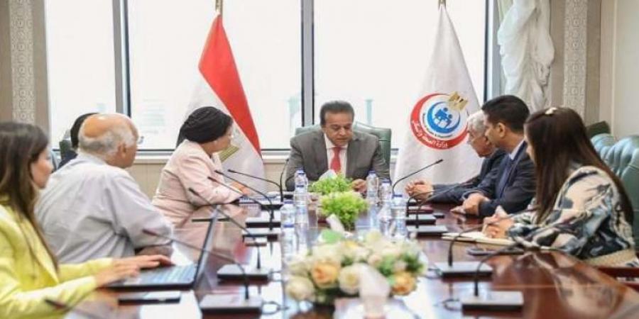 بالبلدي : وزير
      الصحة
      يشهد
      توقيع
      بروتوكول
      لتطبيق
      مبادرة
      “الألف
      يوم
      الذهبية”
      وتحسين
      خدمات
      صحة
      الأم
      والطفل