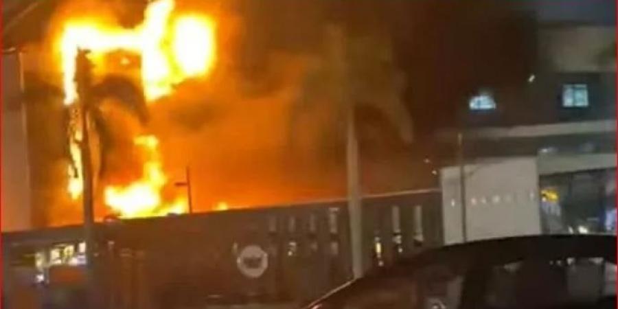 بالبلدي: اندلاع
      حريق
      في
      طابقين
      ببرج
      سكني
      بمنطقة
      فيصل
