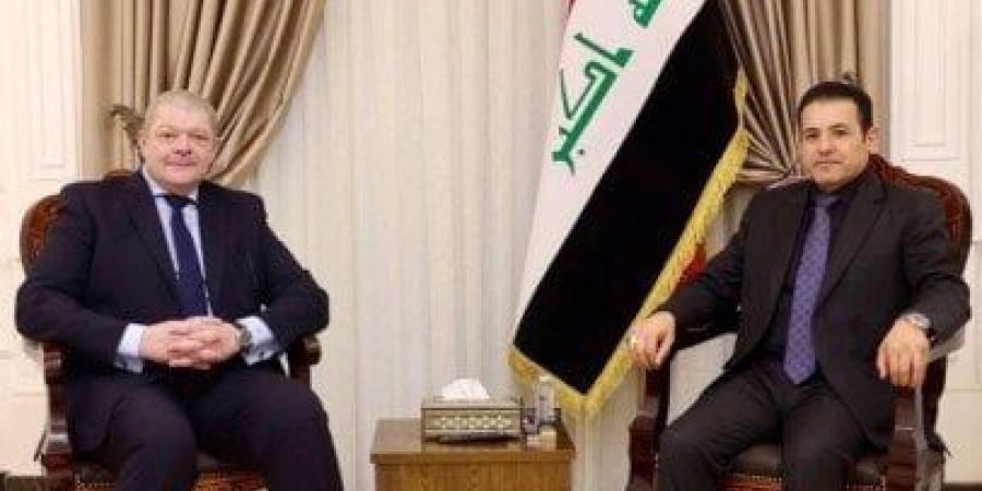 بالبلدي: سفير
      مصر
      ببغداد
      يبحث
      مع
      مستشار
      الأمن
      القومي
      العراقي
      التعاون
      بين
      البلدين