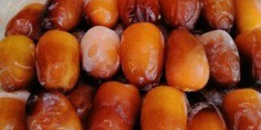 بالبلدي : مع
      تربع
      مصر
      على
      عرش
      الإنتاج..
      سباق
      مع
      الزمن
      لزراعة
      تمور
      التصدير