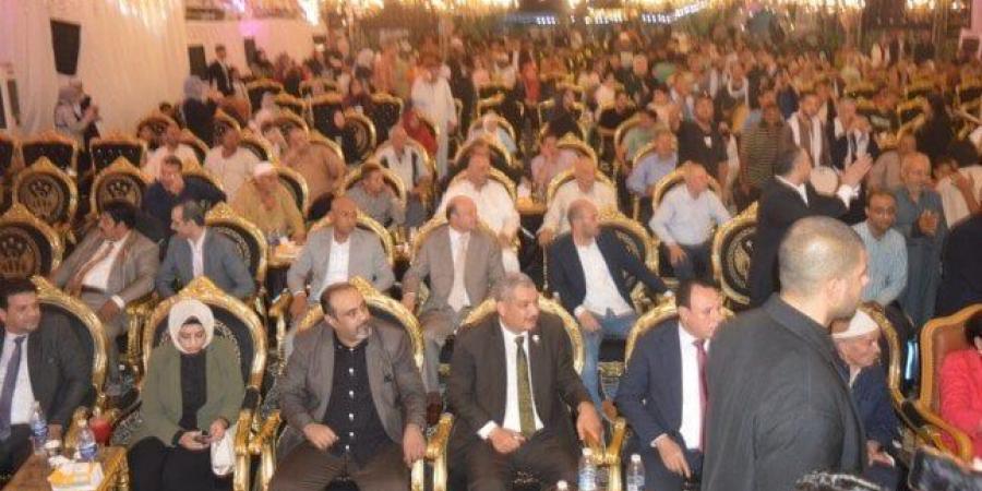 بالبلدي : «المؤتمر»
      يحتفل
      بذكرى
      ثورة
      30
      يونيو..
      ويفتتح
      أمانة
      أبو
      كبير