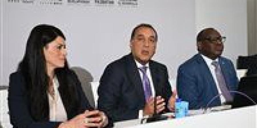 بالبلدي: مدبولي:
      الحكومة
      تسعى
      للحفاظ
      على
      المسار
      التنازلي
      لنسبة
      الدين
      من
      الناتج
      المحلي
      الإجمالي