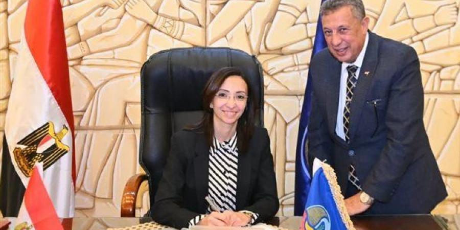 بالبلدي: محافظ
      البحيرة
      تعتمد
      تنسيق
      القبول
      بالثانوي
      العام
      2026..
      الحد
      الأدنى
      235
      درجة