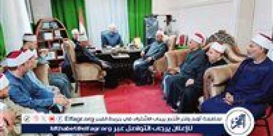 بالبلدي: في
      اجتماعه..
      وكيل
      أوقاف
      الإسكندرية
      يتابع
      الجولات
      الميدانية
      لمفتشي
      الإدارة