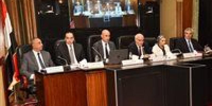 بالبلدي : «عبداللطيف»
      يواصل
      مناقشة
      تفاصيل
      مشروع
      تعديل
      قانون
      التعليم
      مجلس
      النواب