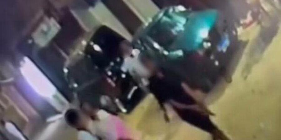 بالبلدي : أمن
      القليوبية
      يكشف
      ملابسات
      تداول
      فيديو
      إطلاق
      أعيرة
      نارية
      بشبرا
      الخيمة