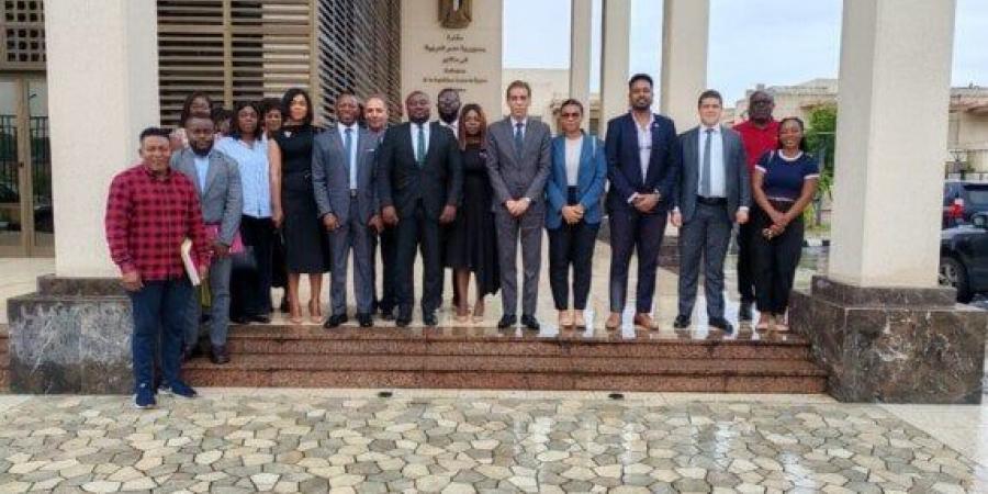 بالبلدي: السفير
      المصري
      في
      مالابو
      ينظم
      لقاء
      مع
      ممثلي
      الشركات
      الأجنبية
      والمصرية
      بغينيا
      الاستوائية