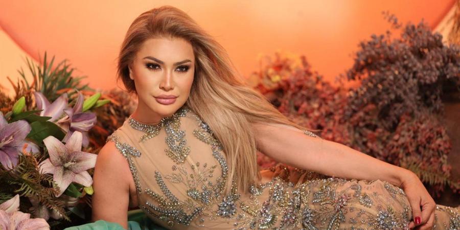 بالبلدي: نوال
      الزغبي
      تغازل
      جمهورها
      المصري
      وتطرح
      3
      أغنيات
      جديدة
      قريبًا