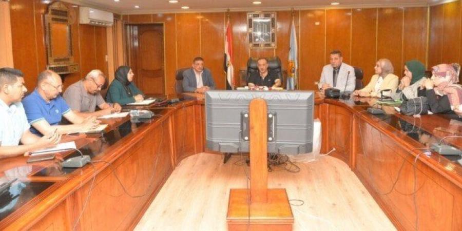 بالبلدي: محافظ
      أسيوط
      يعقد
      اجتماعًا
      لبحث
      الاستعدادات
      لتنفيذ
      مبادرة
      سكن
      كريم