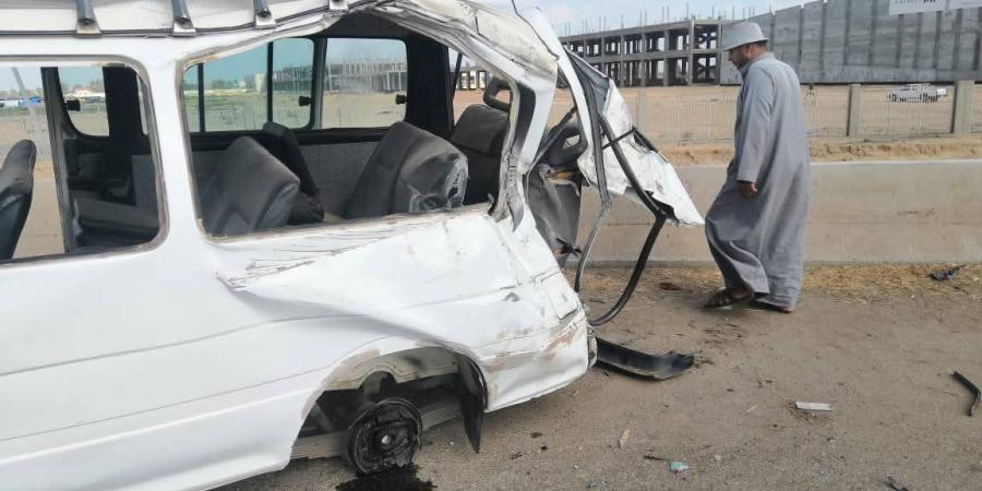 بالبلدي: وفاة
      أمين
      شرطة
      وإصابة
      11
      آخرين
      بانقلاب
      ميكروباص
      على
      طريق
      جمصة