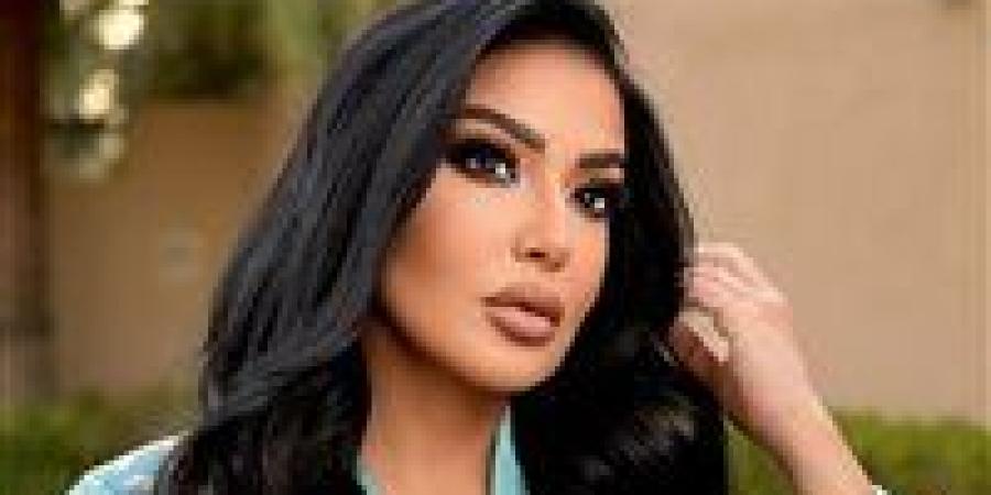 بالبلدي: سمية
      الخشاب:
      المثلية
      الجنسية
      حرية
      شخصية..
      و«عندي
      صحاب
      كتير
      كدة»