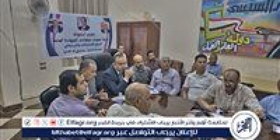 بالبلدي: محافظ
      أسيوط
      يتابع
      لجان
      امتحانات
      الثانوية
      العامة
      من
      غرفة
      عمليات
      مديرية
      التربية
      والتعليم