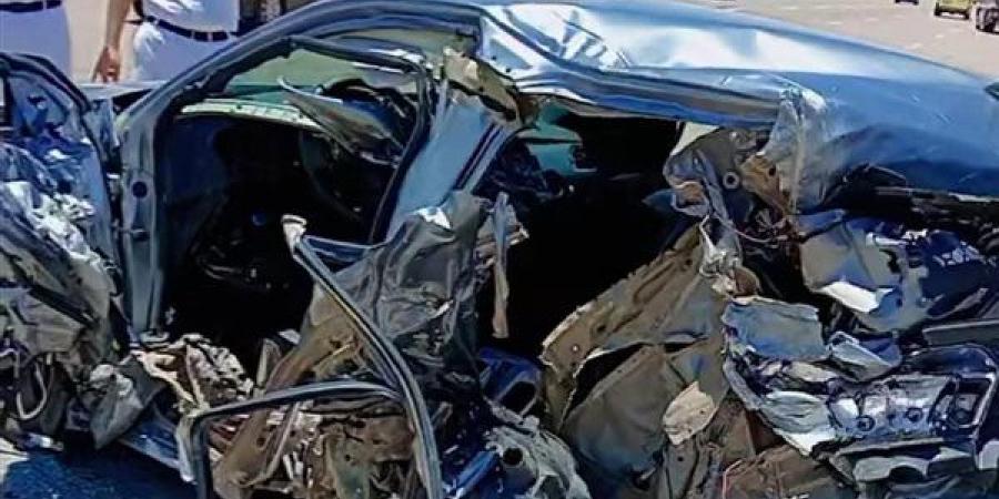 بالبلدي: حادث
      مروع
      على
      طريق
      العلمين
      اليوم
      يودي
      بحياة
      أسرة
      كاملة
      بسبب
      السرعة
      الزائدة