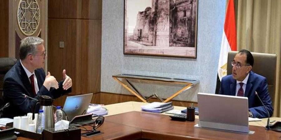 بالبلدي : رئيس
      الوزراء
      يتابع
      مع
      وزير
      البترول
      مستجدات
      تقدم
      الأعمال
      الخاصة
      بتجهيز
      وربط
      وحدات
      التغييز