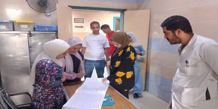 بالبلدي : مدير
      التأمين
      الصحي
      بالقليوبية
      تتابع
      سير
      العمل
      بمستشفى
      النيل
      بشبرا
      الخيمة