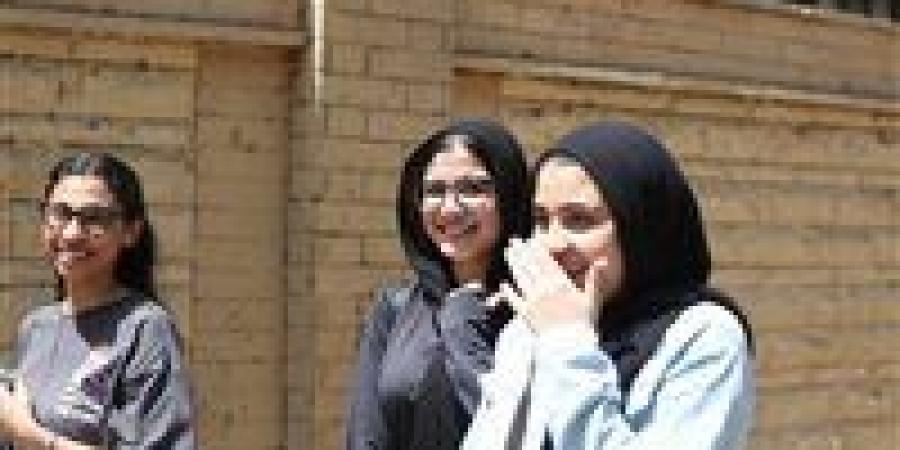 بالبلدي : عاجل|
      راجع
      الحل..
      إجابات
      امتحان
      الجغرافيا
      لـ
      طلاب
      الثانوية
      العامة
      2025