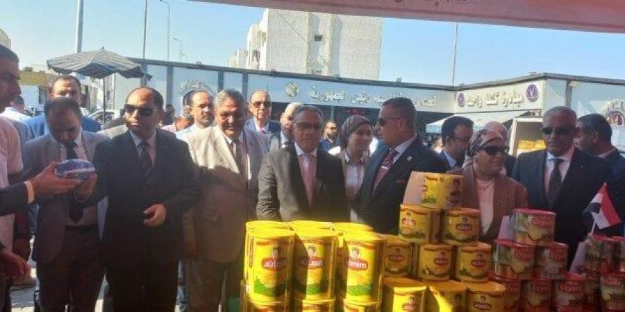 بالبلدي : وفد
      «محلية
      النواب»
      يشارك
      في
      افتتاح
      مبادرة
      سوق
      اليوم
      الواحد
      في
      شرم
      الشيخ