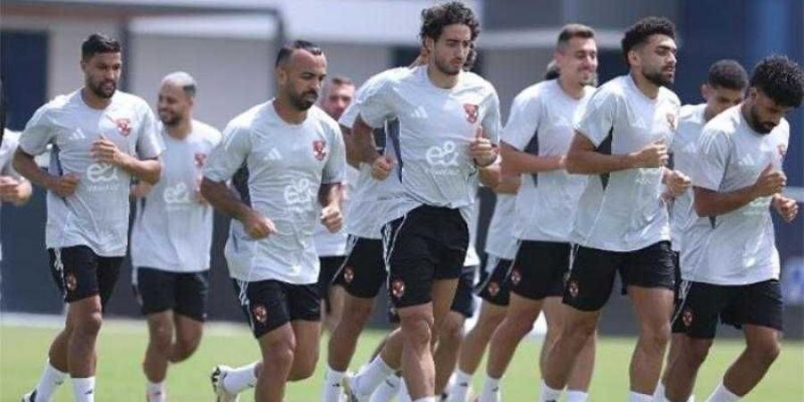 بالبلدي : الأهلي
      يخطط
      لتعديل
      عقود
      ثلاثي
      الفريق