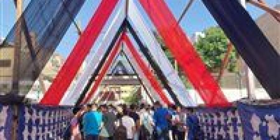 بالبلدي: اللجان
      الامتحانية
      تفتح
      أبوابها
      لاستقبال
      طلاب
      الثانوية
      العامة
      لأداء
      امتحاني
      الكيمياء
      والجغرافيا