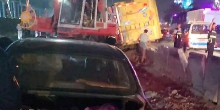 بالبلدي : تفاصيل
      دهس
      تريلا
      لـ
      7
      سيارات
      على
      الطريق
      الدائرى
      بالمعادى
