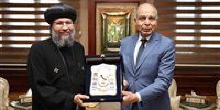 بالبلدي: محافظ
      المنيا
      يستقبل
      الأنبا
      بُقطر
      ويشيد
      بدور
      الكنيسة
      في
      ترسيخ
      المحبة
      والوحدة
      الوطنية
