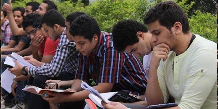 بالبلدي: شاومينج
      ينشر
      أسئلة
      وإجابات
      امتحان
      الجغرافيا
      لـ
      الثانوية
      العامة..
      ويؤكد:
      سهل