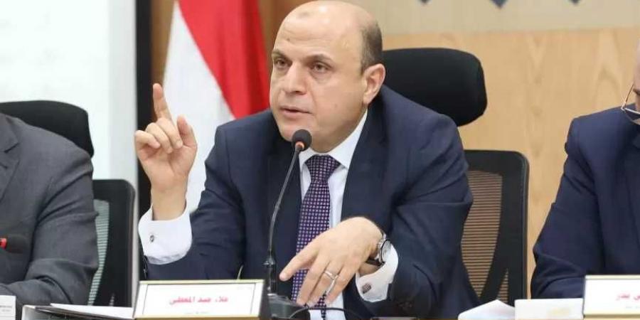 محافظ
      كفرالشيخ:
      ضبط
      مخالفات
      متنوعة
      بالمخابز
      والأسواق
      خلال
      حملات
      تموينية
      مكثفة
      بعدد
      من
      المراكز
      والمدن