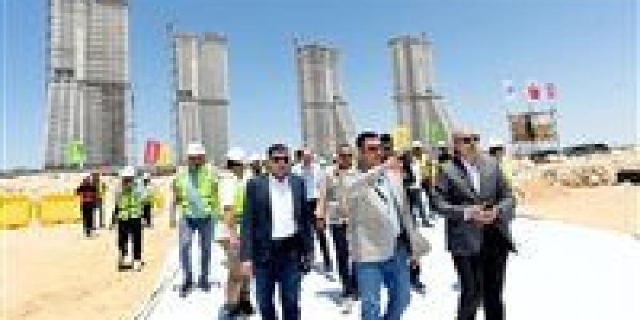 بالبلدي: وزير
      الإسكان
      يتفقد
      موقف
      تنفيذ
      أبراج
      "الداون
      تاون"
      بمدينة
      العلمين
      الجديدة