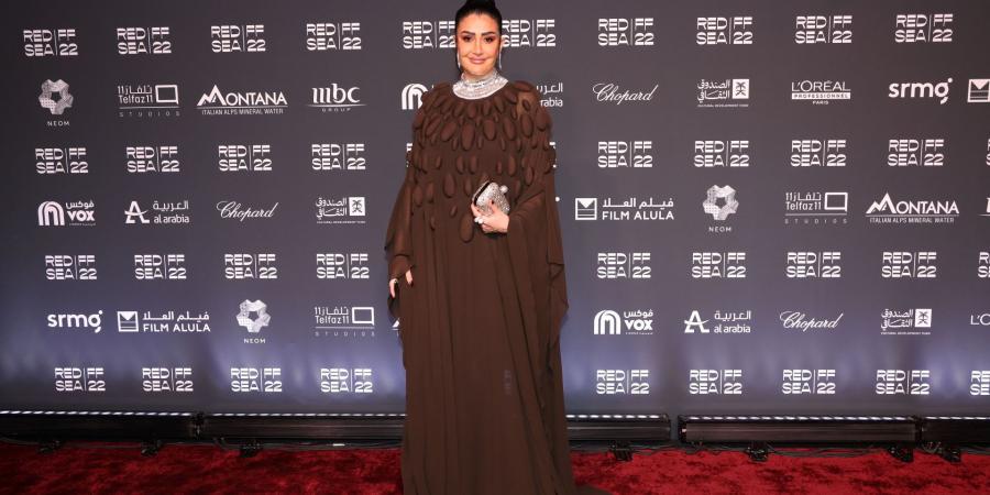 بالبلدي: إطلالة غير مألوفة لغادة عبد الرازق في عرض فيلمها الجديد تثير الجدل