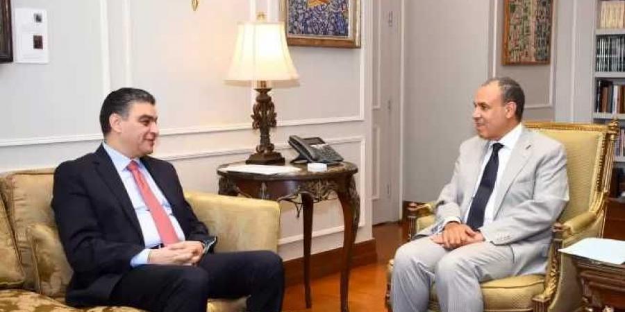 وزير
      الخارجية
      والهجرة
      يلتقي
      رئيس
      هيئة
      الشراء
      الموحد
      لبحث
      تعزيز
      التعاون
      في
      مجال
      تصدير
      الدواء
      المصري
      للقارة
      الإفريقية