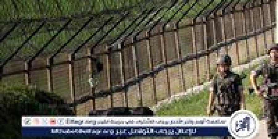 بالبلدي: عبور
      رجل
      شمالي
      للحدود
      رغم
      التحصين
      الشديد
      في
      كوريا
      الجنوبية