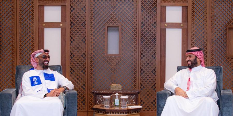 بالبلدي: "الأزرق لايق عليك".. تفاعل على ظهور "وشاح الهلال" بلقاء محمد بن سلمان وطحنون بن زايد في السعودية