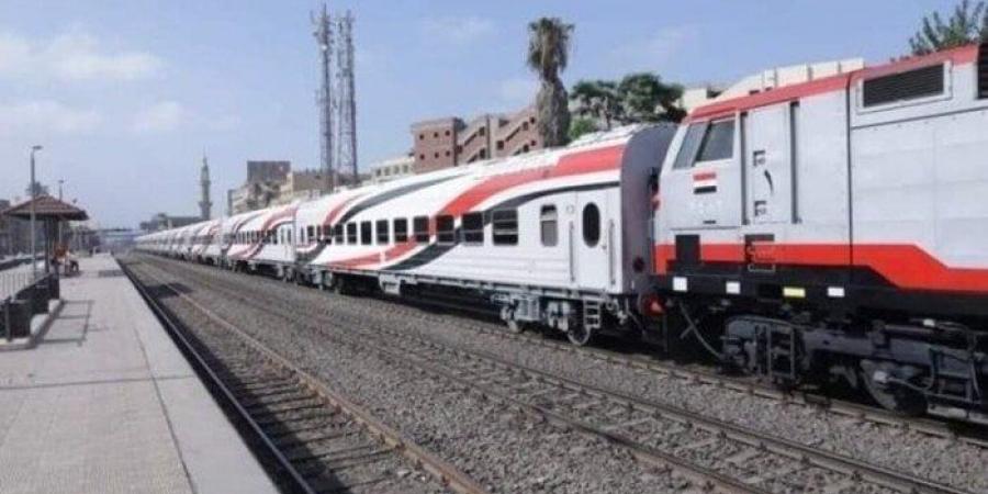بالبلدي: «المكيفة
      والروسي
      وتالجو»..
      مواعيد
      قطارات
      الصعيد
      والإسكندرية
      اليوم
      الجمعة
      4-7-2025