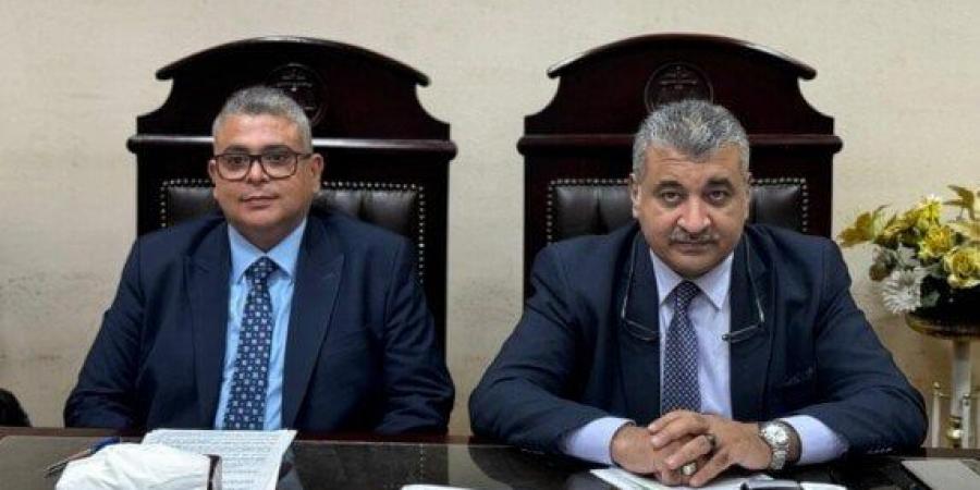 بالبلدي: 8
      مرشحين
      في
      اليوم
      الأول
      لفتح
      باب
      الترشح
      لانتخابات
      الشيوخ
      بمحكمة
      شمال
      بنها