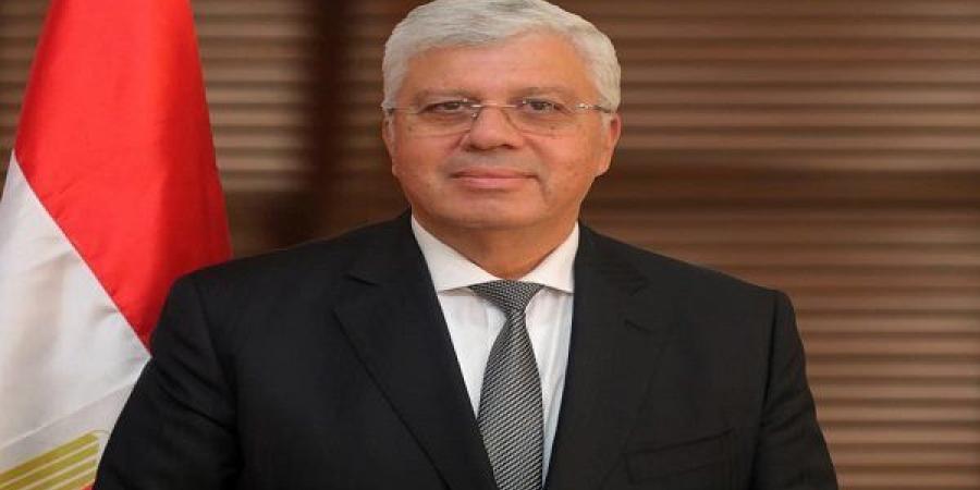 بالبلدي: وزير
      التعليم
      العالي
      يطلق
      مشروعات
      جديدة
      لتطوير
      التعليم
      والبحث
      العلمي