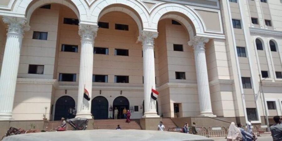 بالبلدي : محكمة
      بنها
      تبدأ
      تلقى
      أوراق
      الترشح
      لانتخابات
      مجلس
      الشيوخ