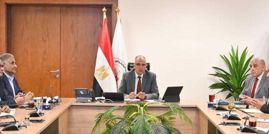 بالبلدي : وزير
      الري
      يتابع
      موقف
      عدد
      من
      دراسات
      برنامج
      التعاون
      المشترك
      في
      البحوث
      التطبيقية
      بين
      مصر
      وهولندا
      JCAR