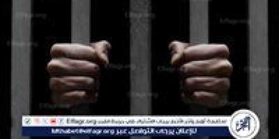 بالبلدي: تفاصيل
      دهس
      أب
      لطفله
      بالخطأ
      أثناء
      رجوعه
      بالسيارة
      أمام
      المنزل
