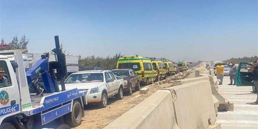 بالبلدي : وزير
      الصحة
      يتابع
      تداعيات
      حادث
      الطريق
      الإقليمي
      بالمنوفية
      ويوجه
      بتقديم
      كافة
      أوجه
      الدعم
      للمصابين
      وأهالي
      الضحايا