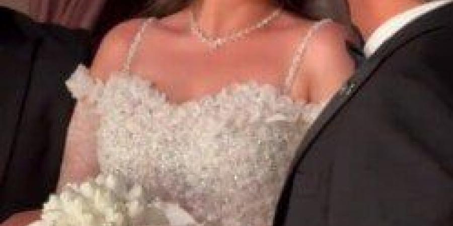 بالبلدي: محمد
      فؤاد
      يشعل
      تفاعل
      الجمهور
      ببكائه
      في
      حفل
      زفاف
      ابنته