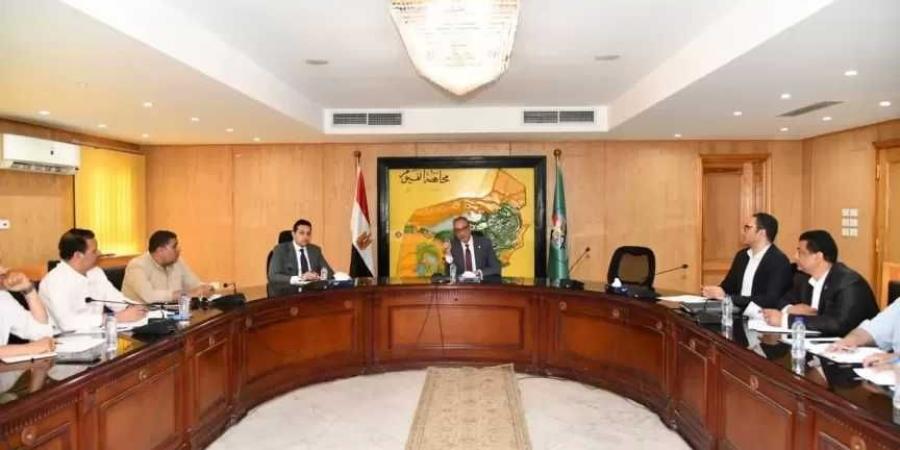 محافظ
      الفيوم
      يترأس
      اجتماع
      اللجنة
      الدائمة
      لدراسة
      طلبات
      المشروعات
      الاستثمارية
      بالساحل
      الجنوبي
      لبحيرة
      قارون